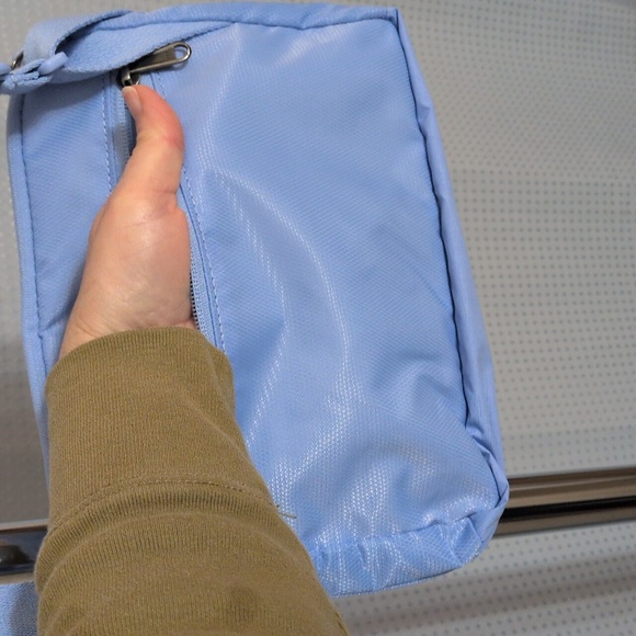 Eddie Bauer Skylar Crossbody Bag - Picture 6 of 9